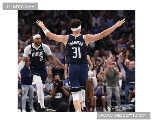 克莱汤普森逆袭之路单节狂砍37分单场14记三分震撼全场的传奇表现 克莱汤普森逆袭之路单节狂砍37分单场14记三分震撼全场的传奇表现