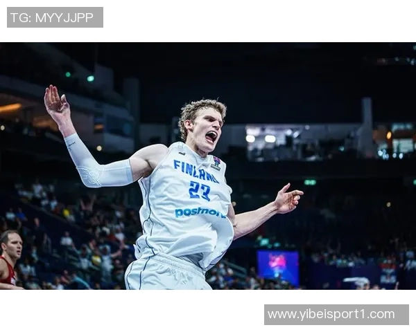 哈克斯高效表现助力球队12投8中砍下17分10篮板6助攻正负值加43