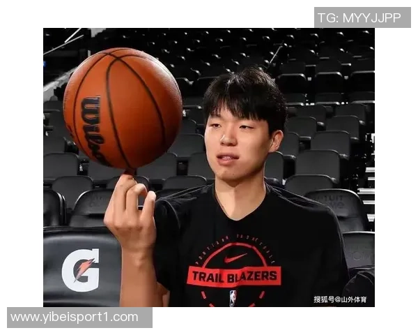 拓媒寄语杨瀚森希望他能像克林根一样勇猛冲击对手展现实力